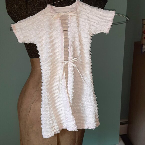 VINTAGE 1950'S TODDLER GIRLS CHENILLE BATHROBE WHITE WITH PINK TRIM - Picture 1 of 4